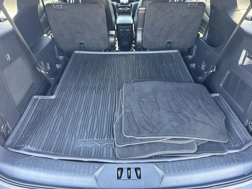 2023 Ford Explorer ST - Photo 18