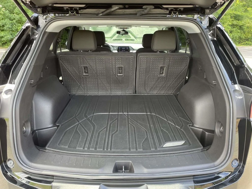 Used 2022 Black Chevrolet LT image 8