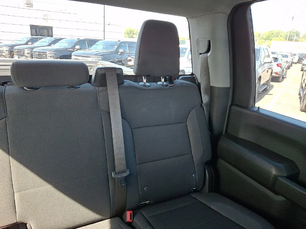 Used 2024 White Chevrolet Custom image 21