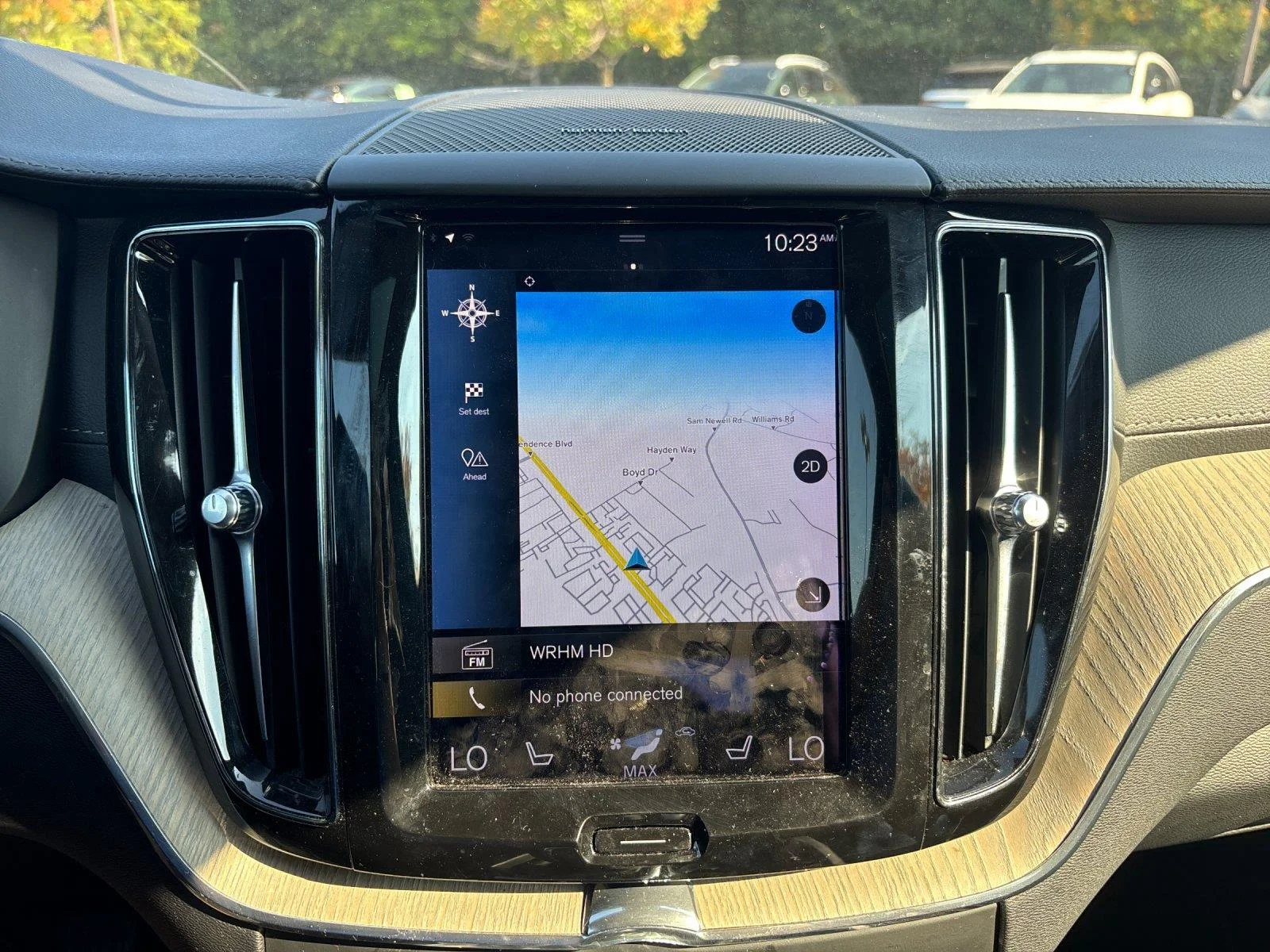 Used 2021 Onyx Black Metallic Volvo Inscription image 24