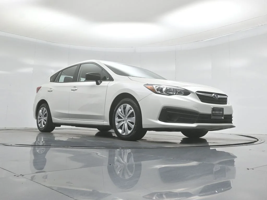 Used 2021 White Subaru Base image 40