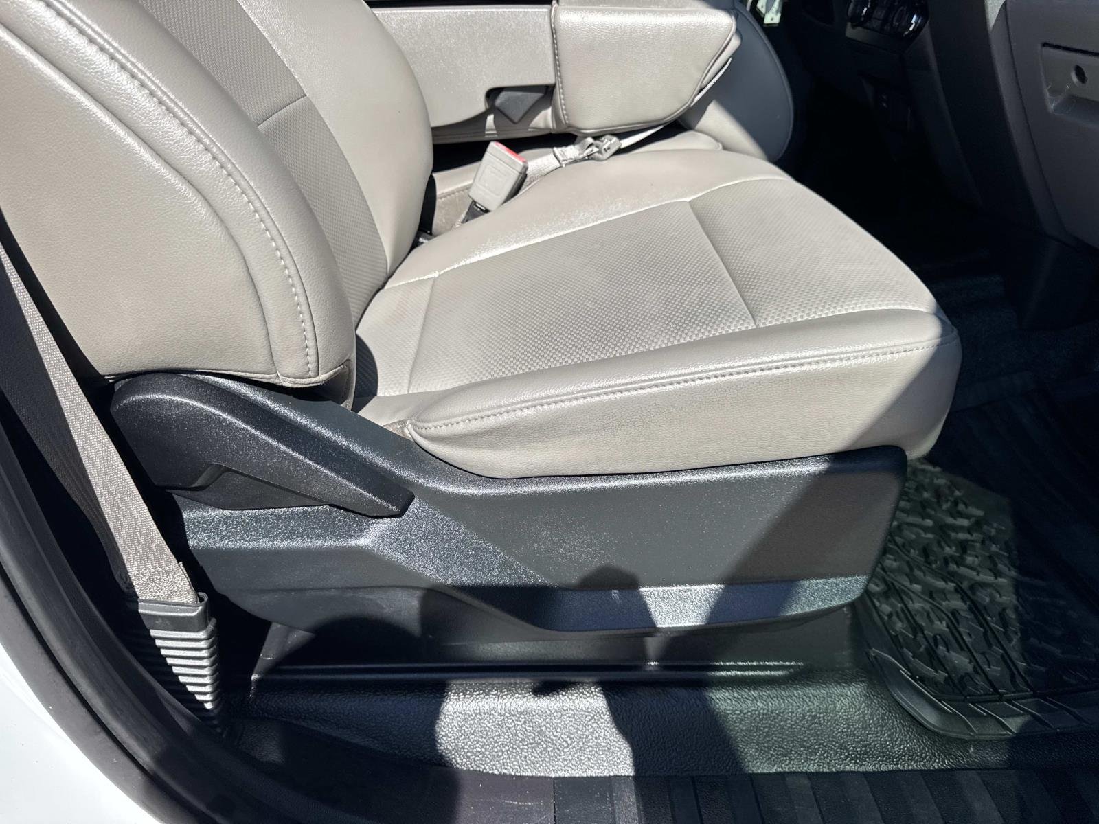 Used 2019 Oxford White Ford XL image 11