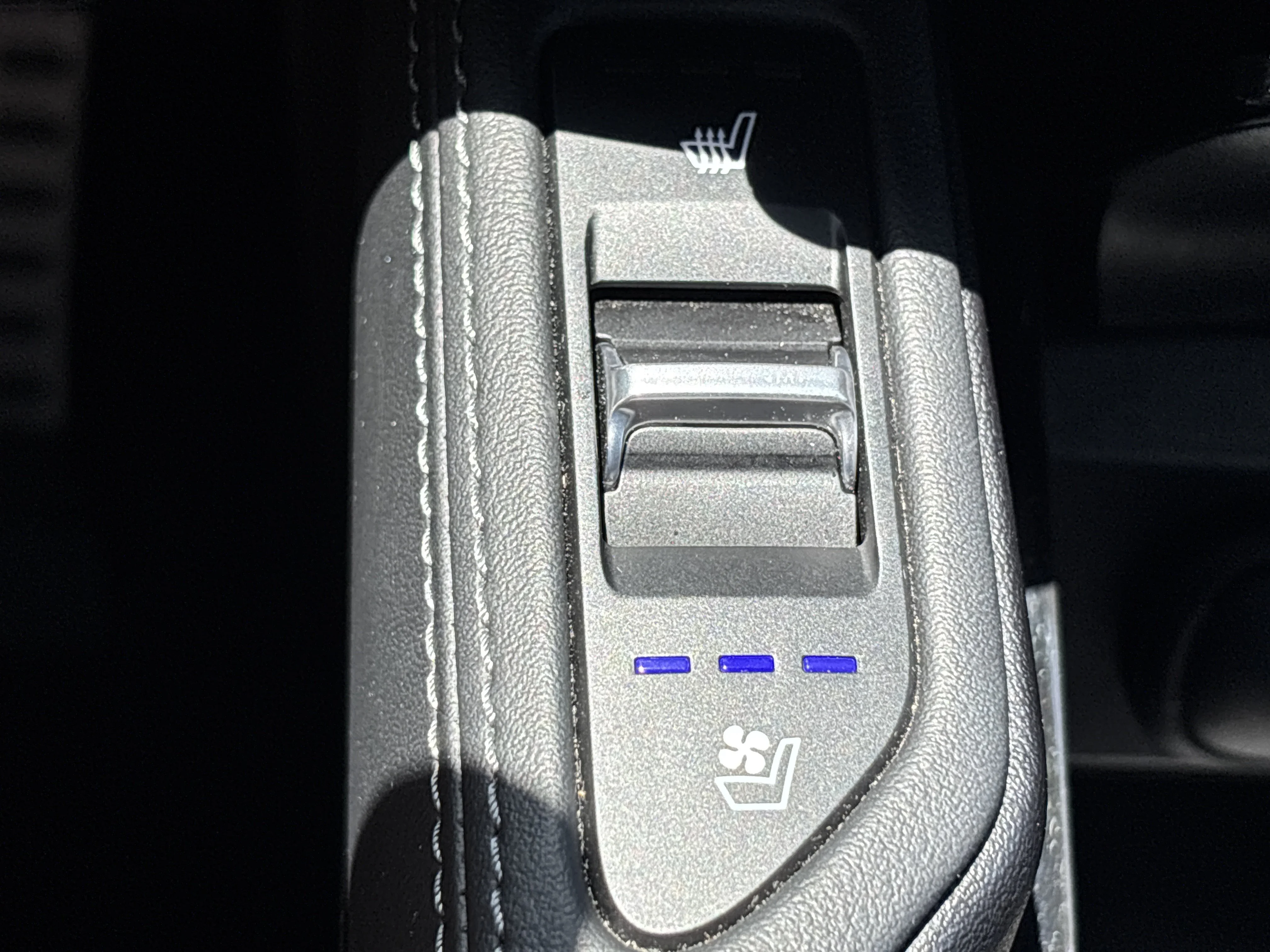 Used 2024 Dawning Red Kia SX X-Line AWD image 37