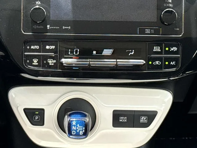 Used 2016 Gray Toyota Three image 20