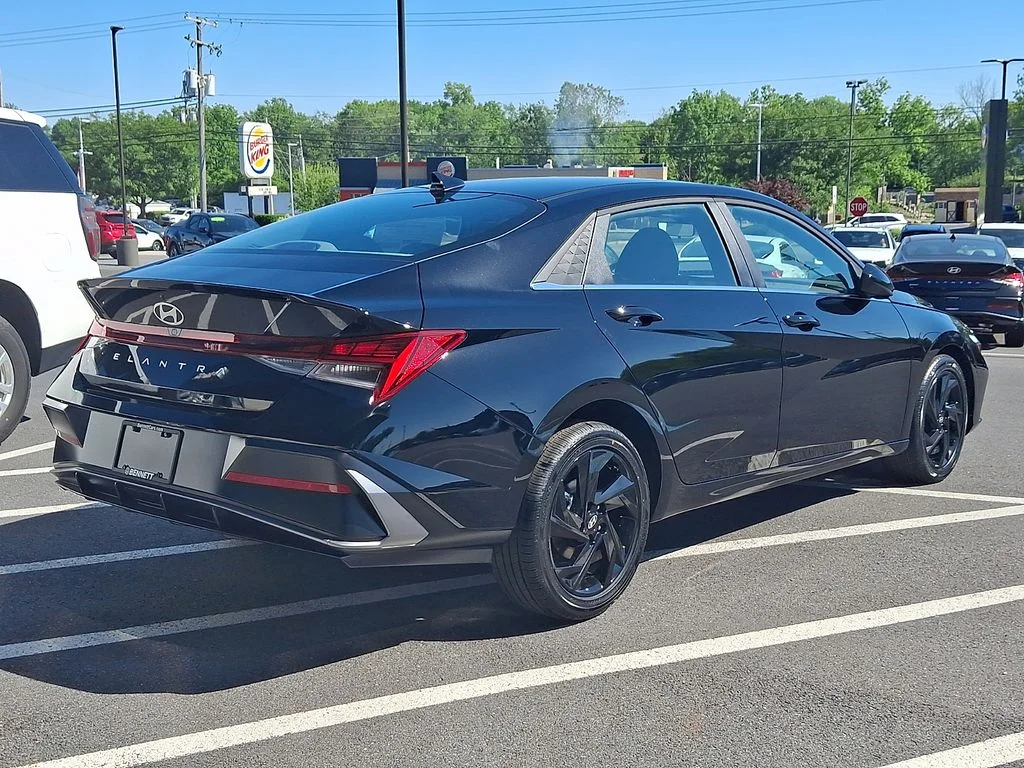 New 2026 Black Hyundai SEL Sport image 5