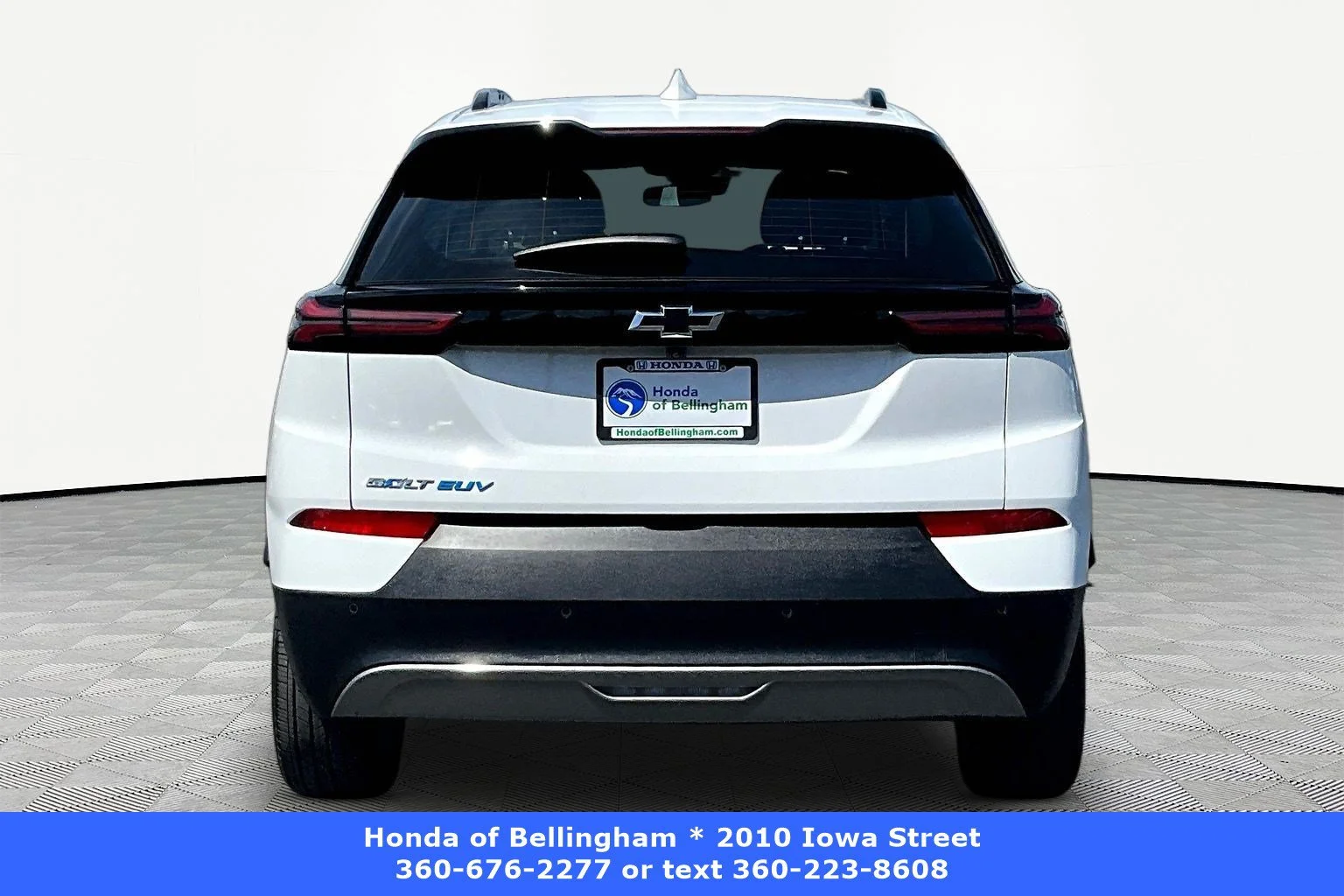 Used 2023 Summit White Chevrolet LT image 5
