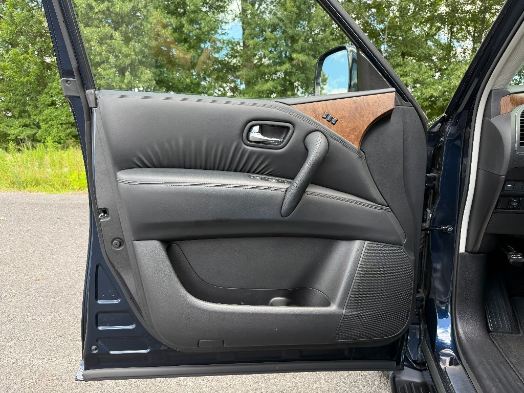 Used 2023 Blue Nissan SL image 23