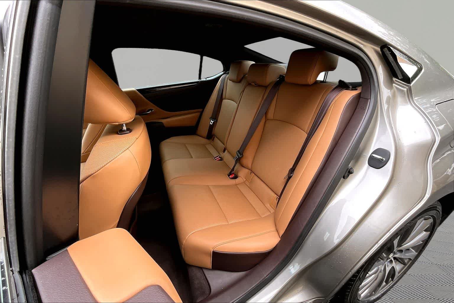 Used 2020 Atomic Silver Lexus  image 21