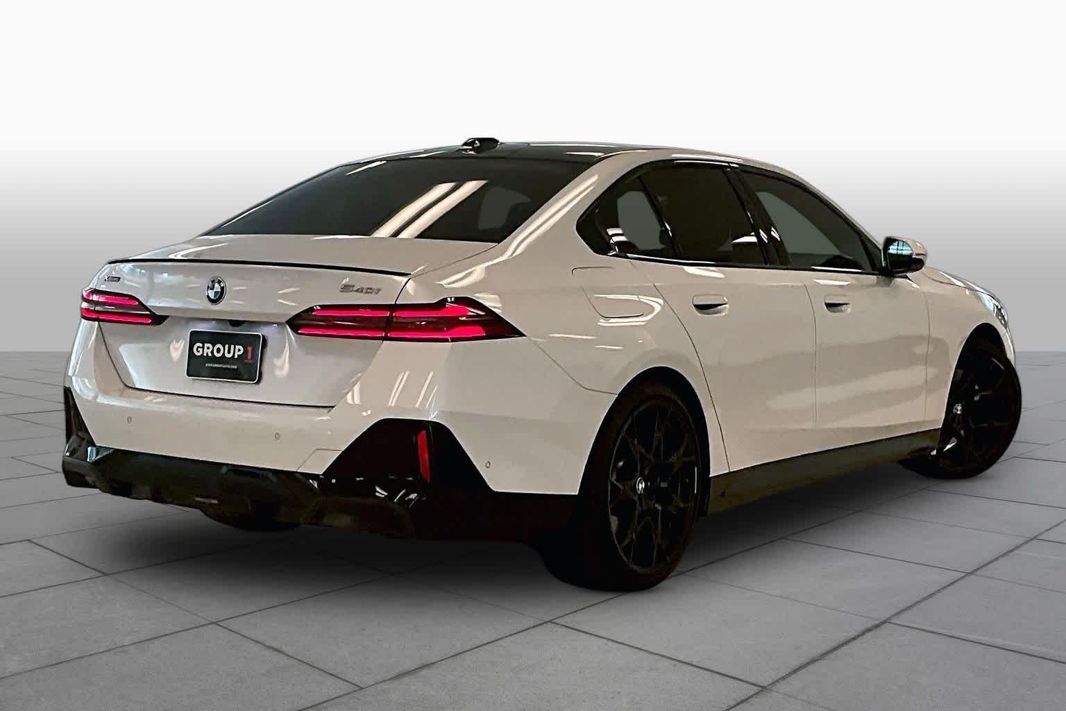 Used 2024 Mineral White Metallic BMW 540i xDrive image 12