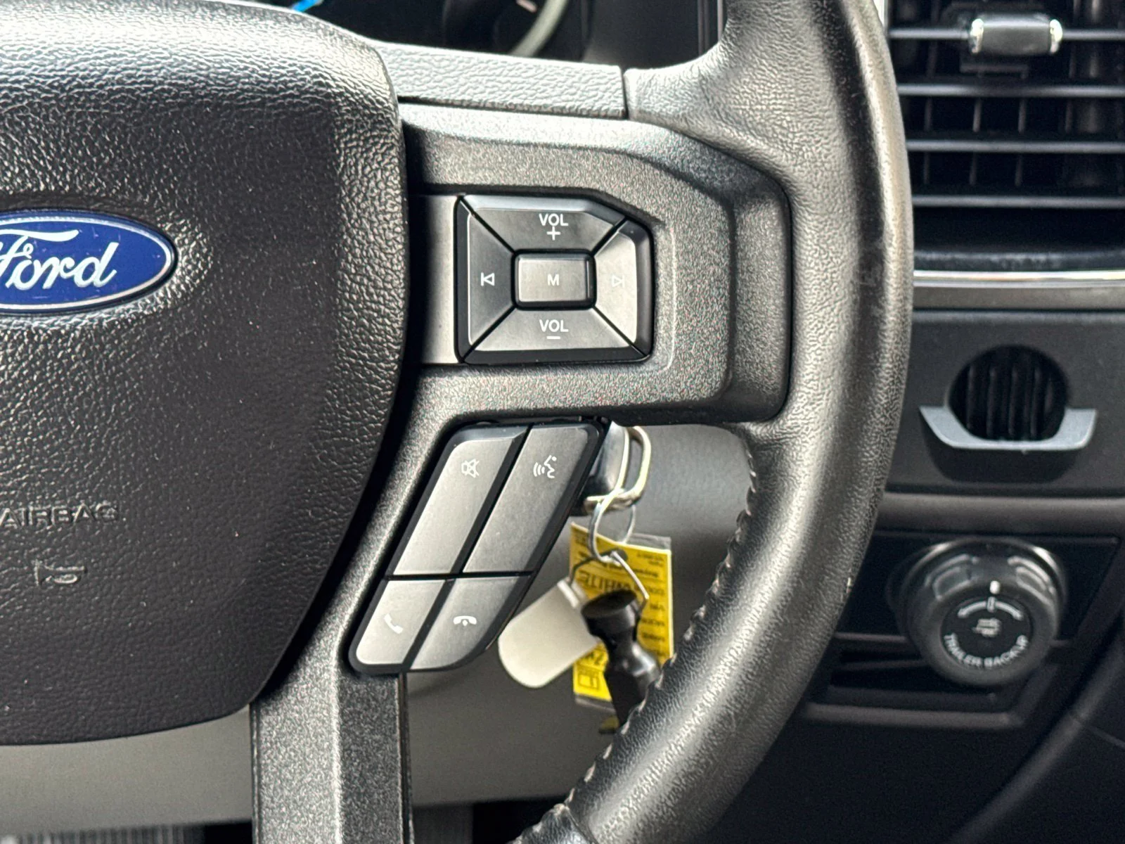 Used 2017 Oxford White Ford XLT image 35