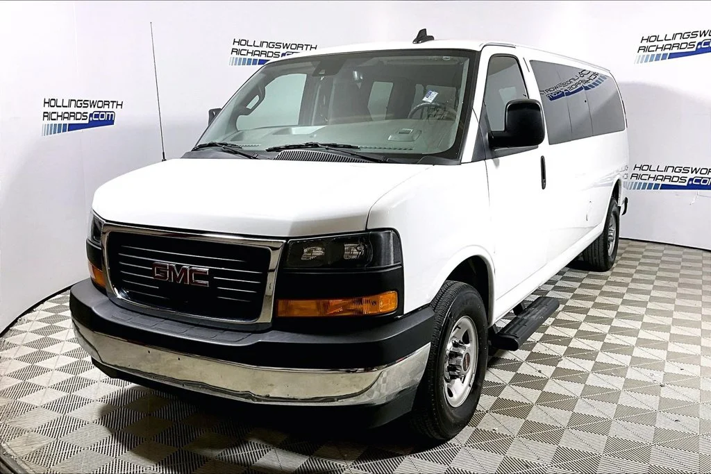 2025 GMC Savana Passenger