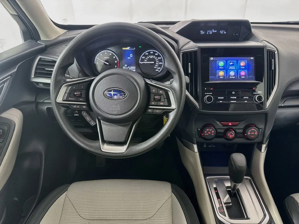 Used 2020 White Subaru Base image 26