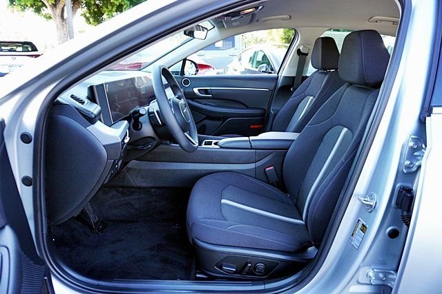 Used 2024 Silver Hyundai SEL image 12