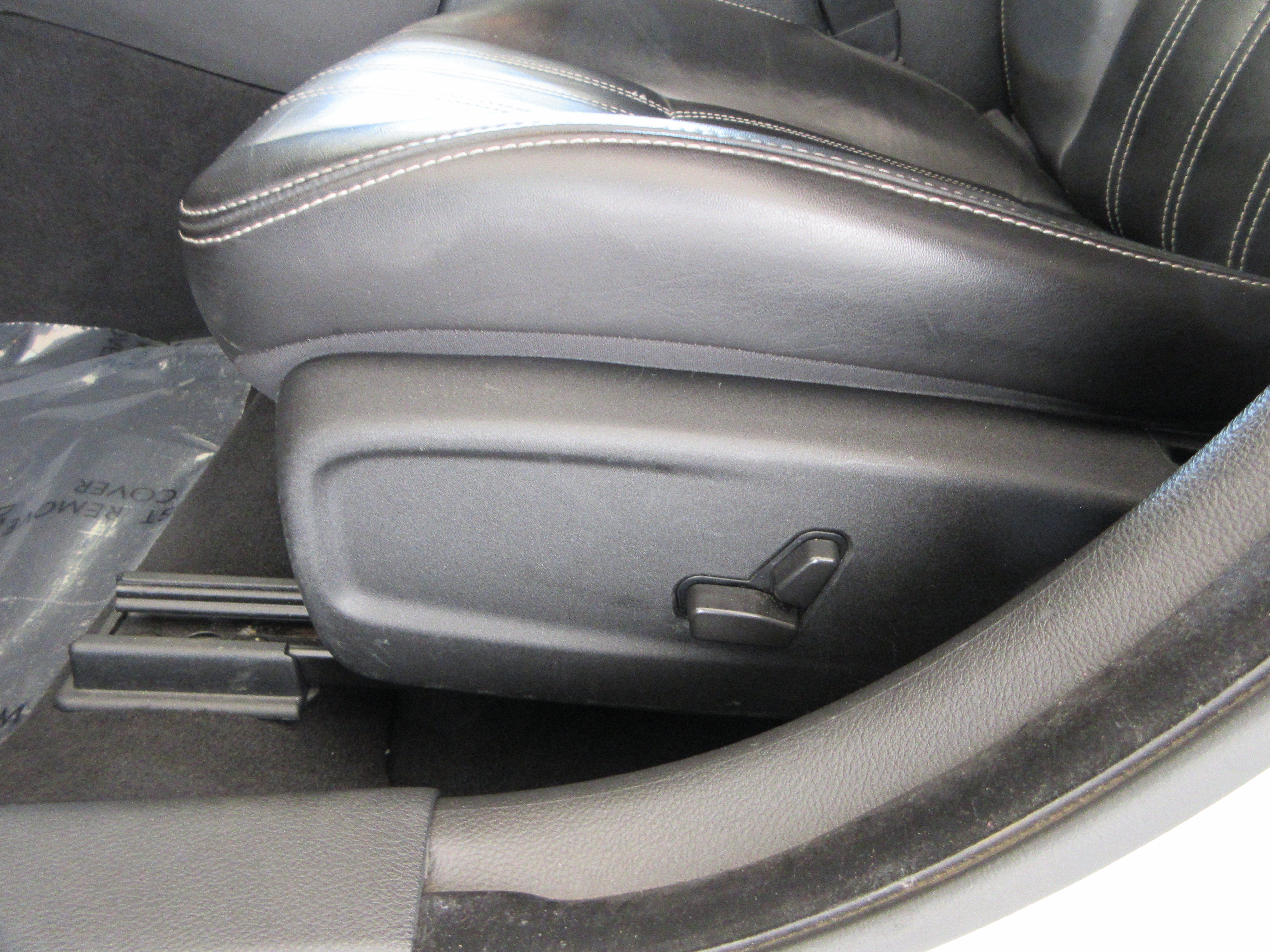 Used 2022 Bright White Clearcoat Chrysler S image 32