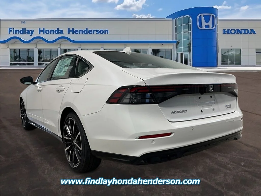 New 2026 Platinum White Pearl Honda Touring image 3