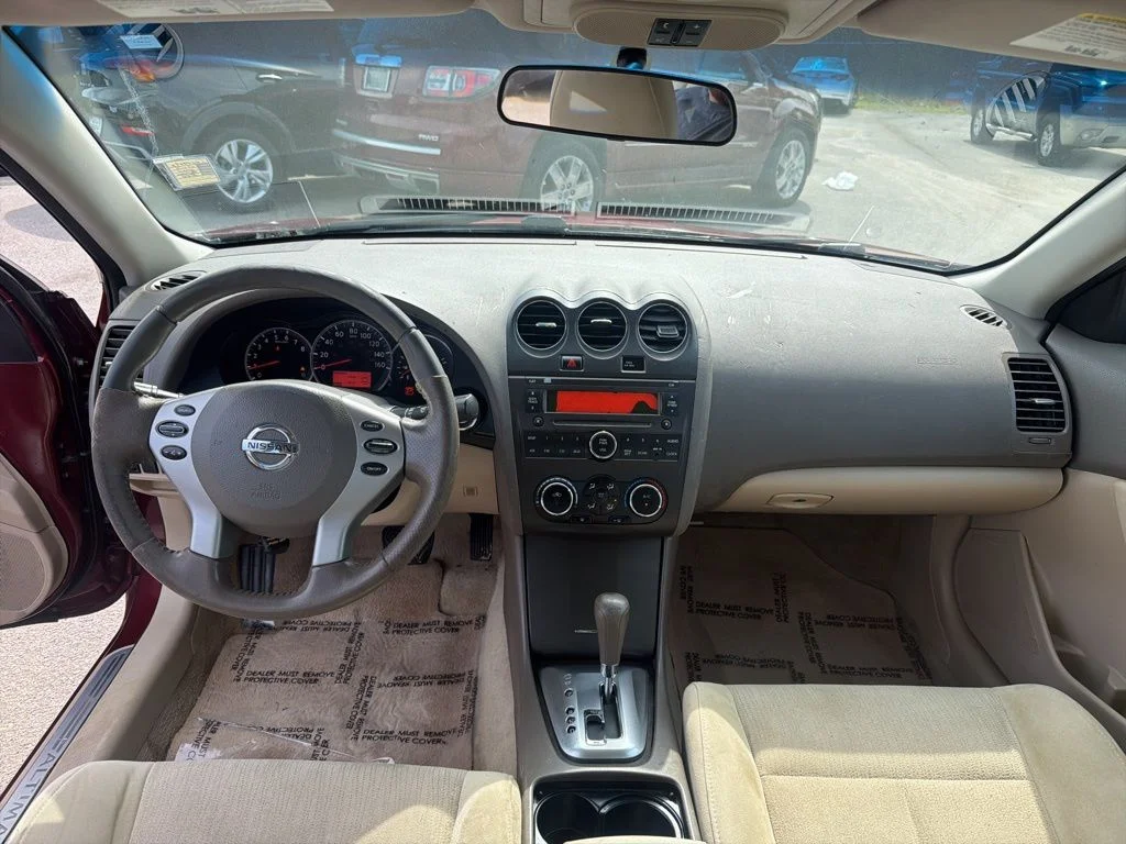 Used 2011 Red Nissan 2.5 S image 18