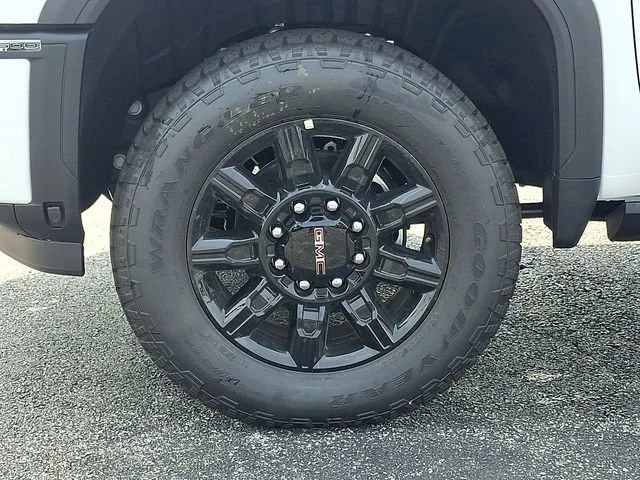 New 2026 Summit White GMC AT4 image 5