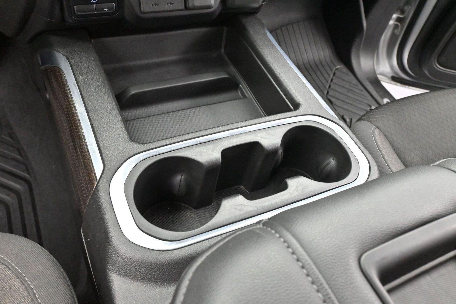 Used 2020 SILVER ICE METALLIC Chevrolet RST image 19