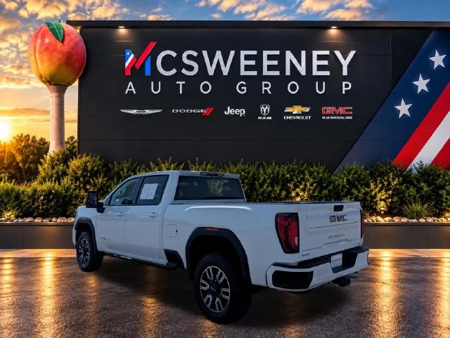 Used 2022 White GMC AT4 image 3