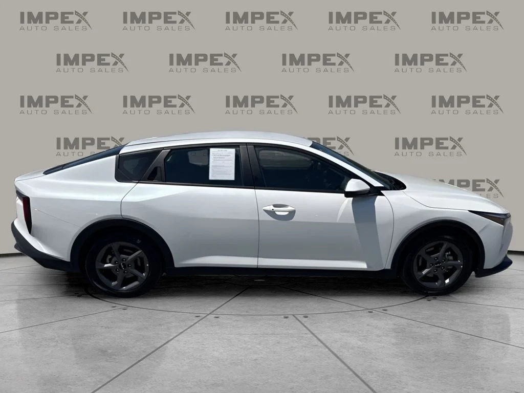 Used 2025 White Kia LXS image 6