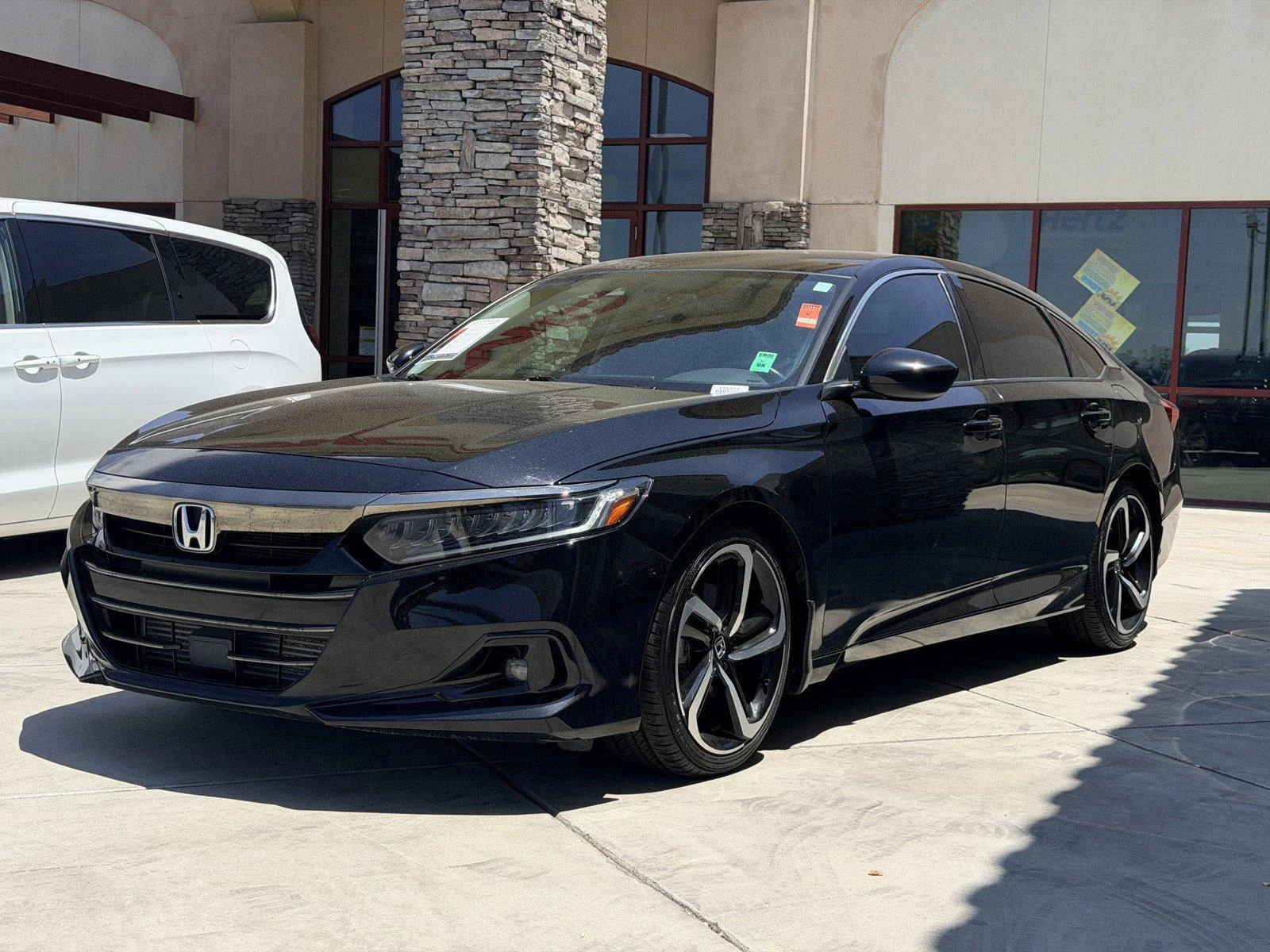 Used 2022  Honda Sport SE image 3