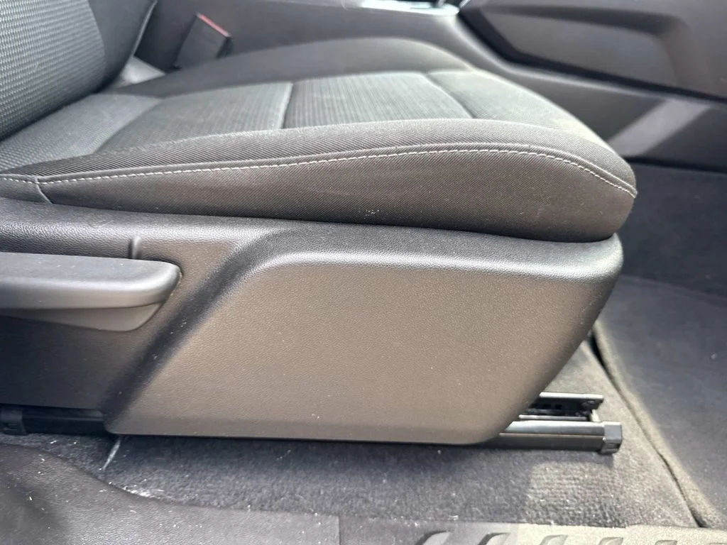 Used 2024 Silver GMC Elevation image 27