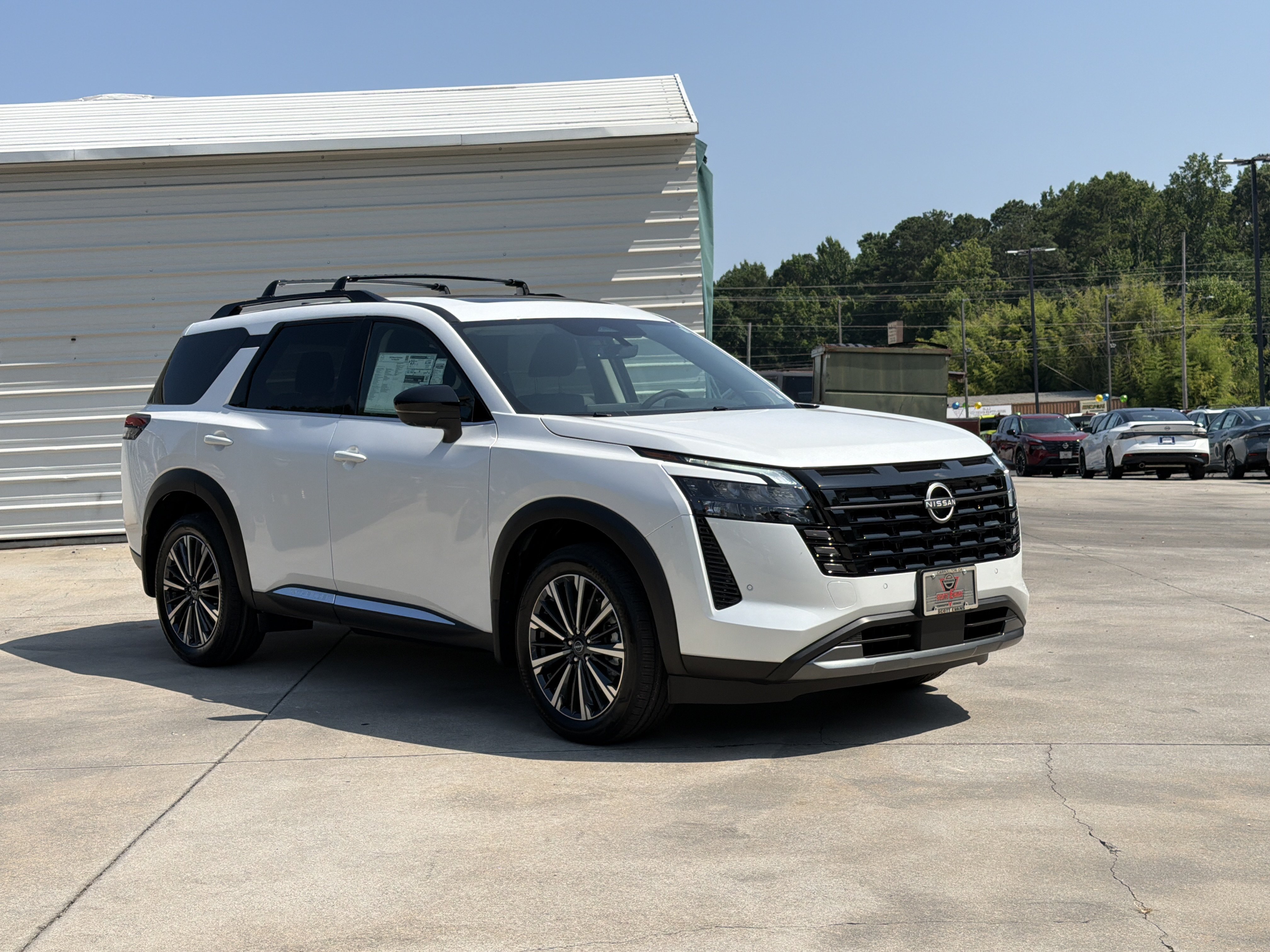New 2026 Everest White Pearl Tricoat Nissan Platinum image 2