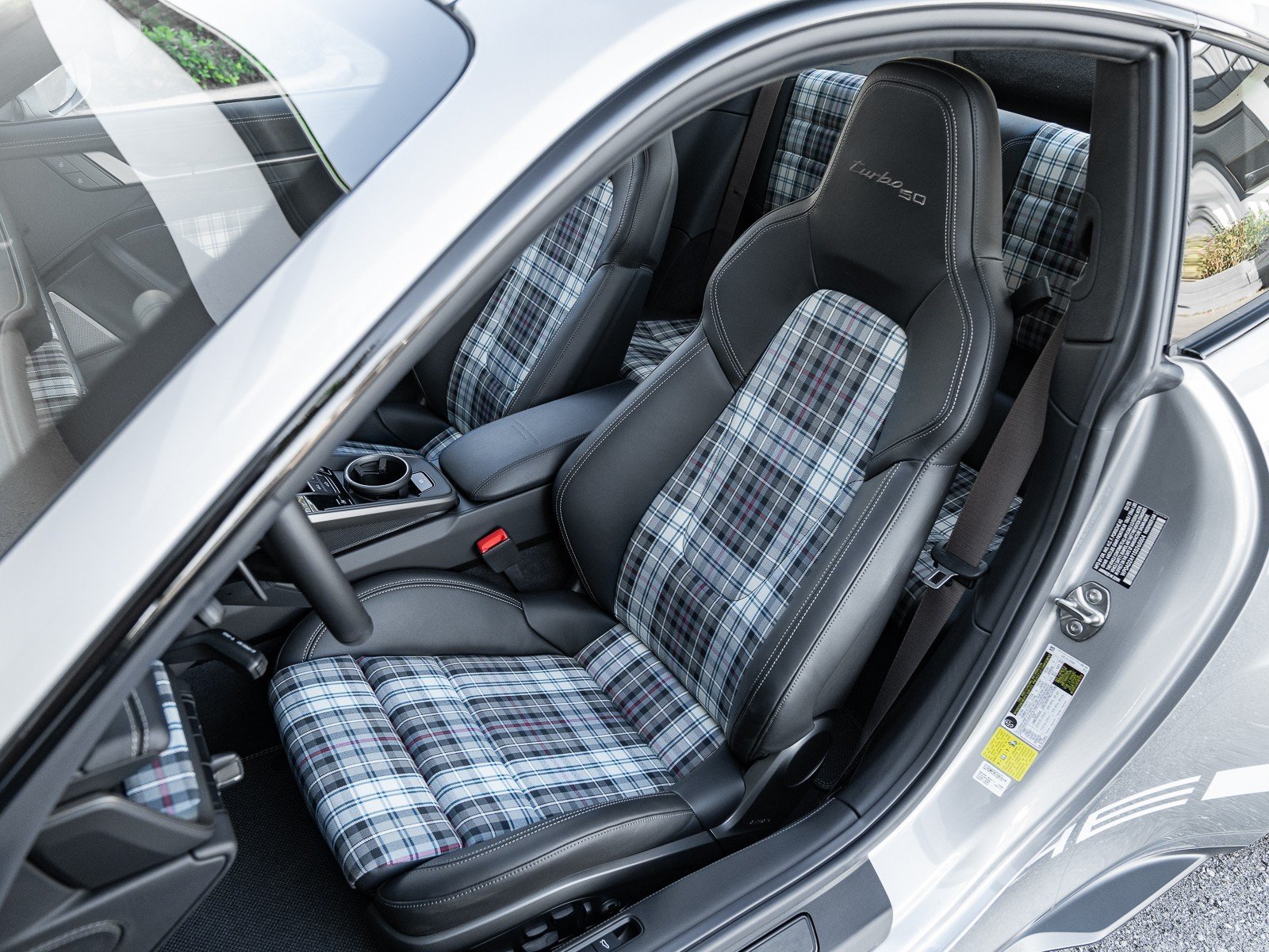 2025 Porsche 911 Turbo photo 4