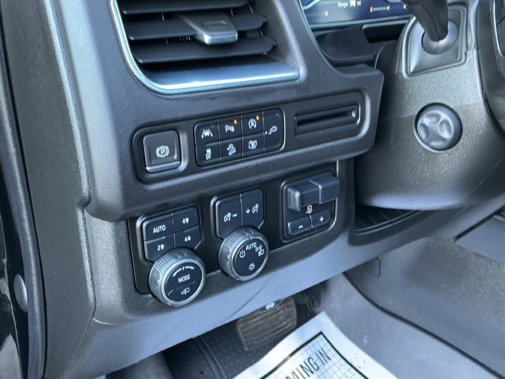 Used 2022 BLACK Chevrolet Z71 image 32