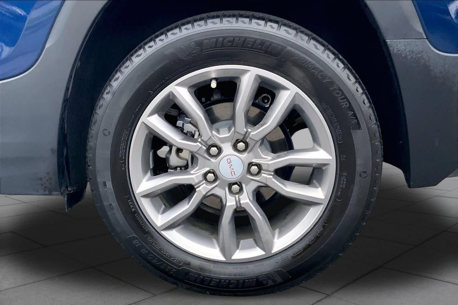 Used 2022 Marine Metallic GMC SLT image 10
