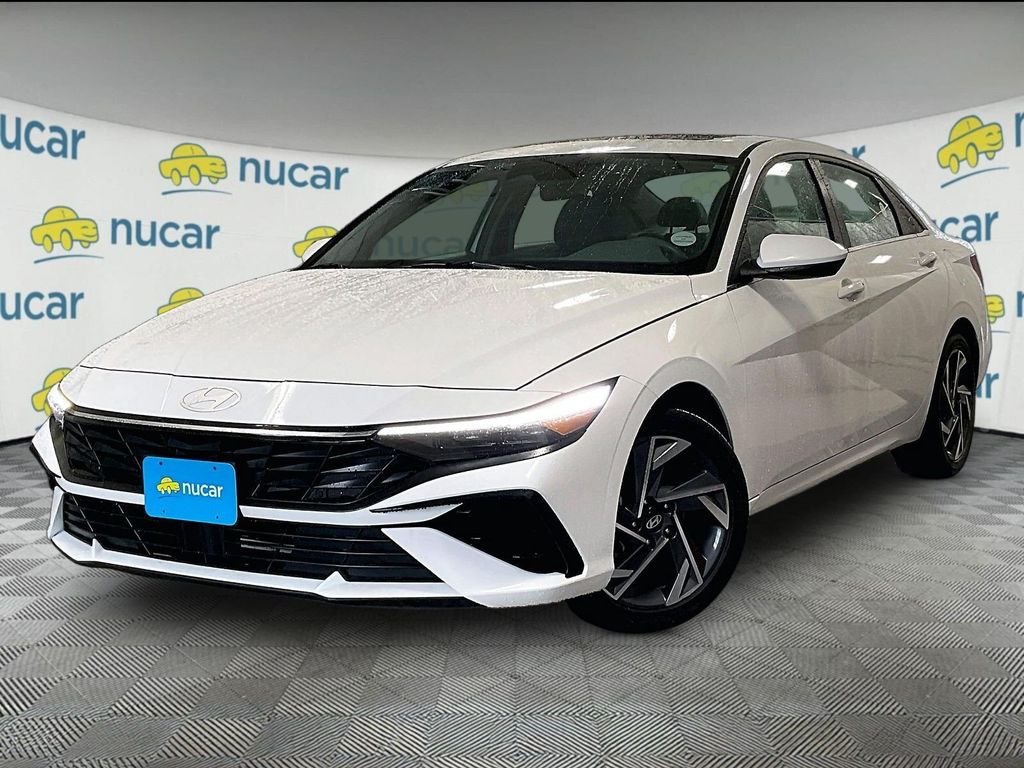 Used 2025 White Hyundai SEL Convenience image 3