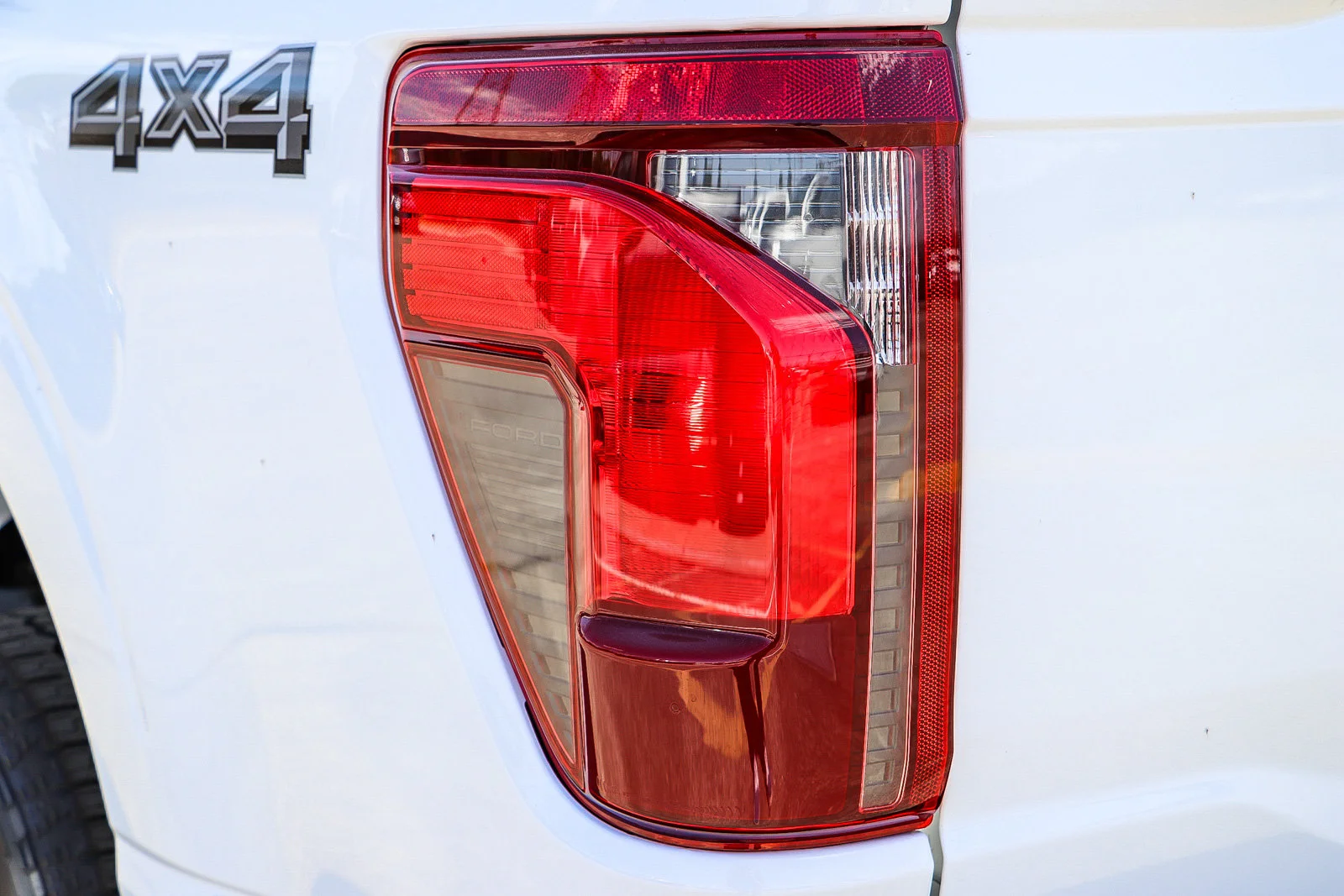 New 2026 Oxford White Ford XLT image 9
