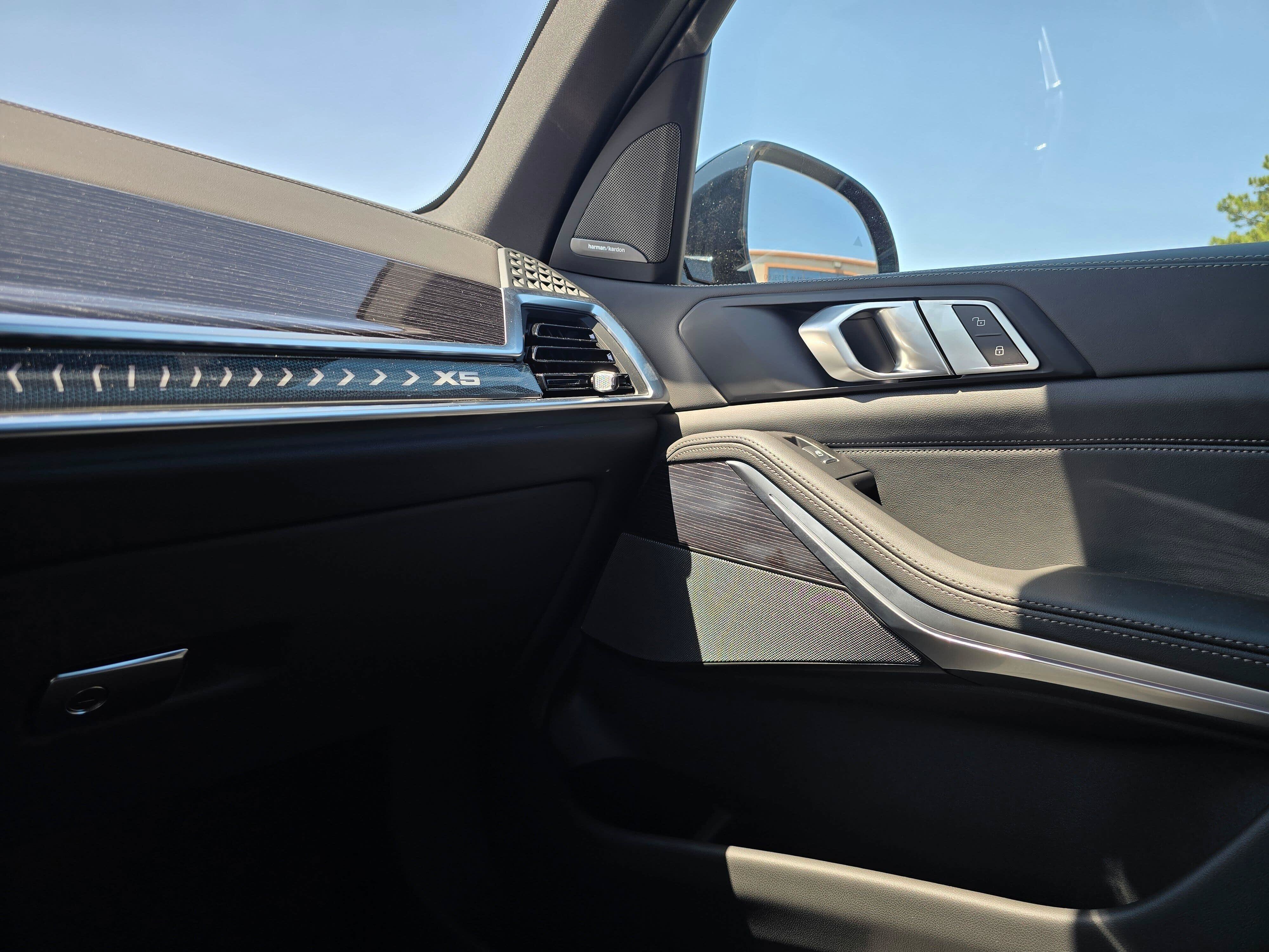 New 2026 Black Sapphire Metallic BMW xDrive40i image 25