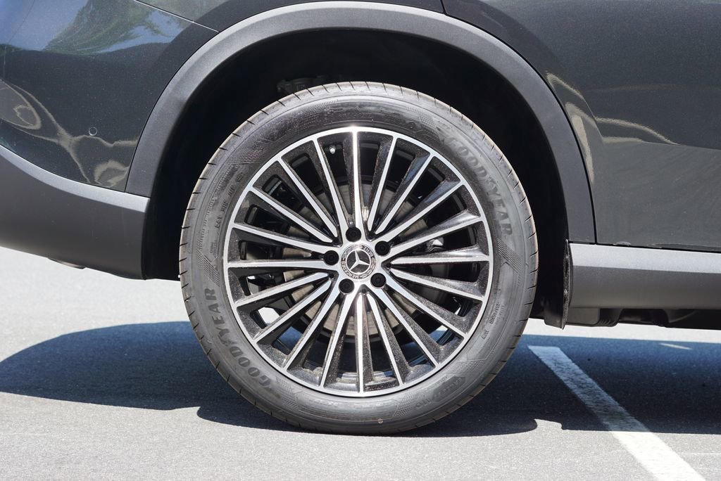 New 2026 Graphite Grey Metallic Mercedes-Benz GLC 300 image 82