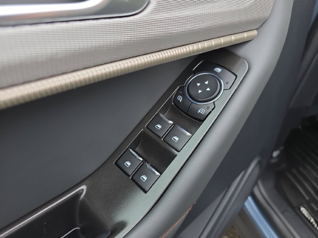 Used 2025 Blue Ford Active image 30