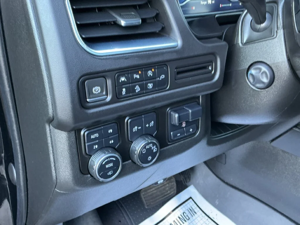 Used 2022 BLACK Chevrolet Z71 image 32