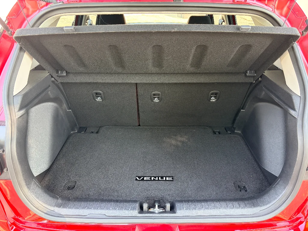 Used 2025 Ultimate Red Hyundai SEL image 30