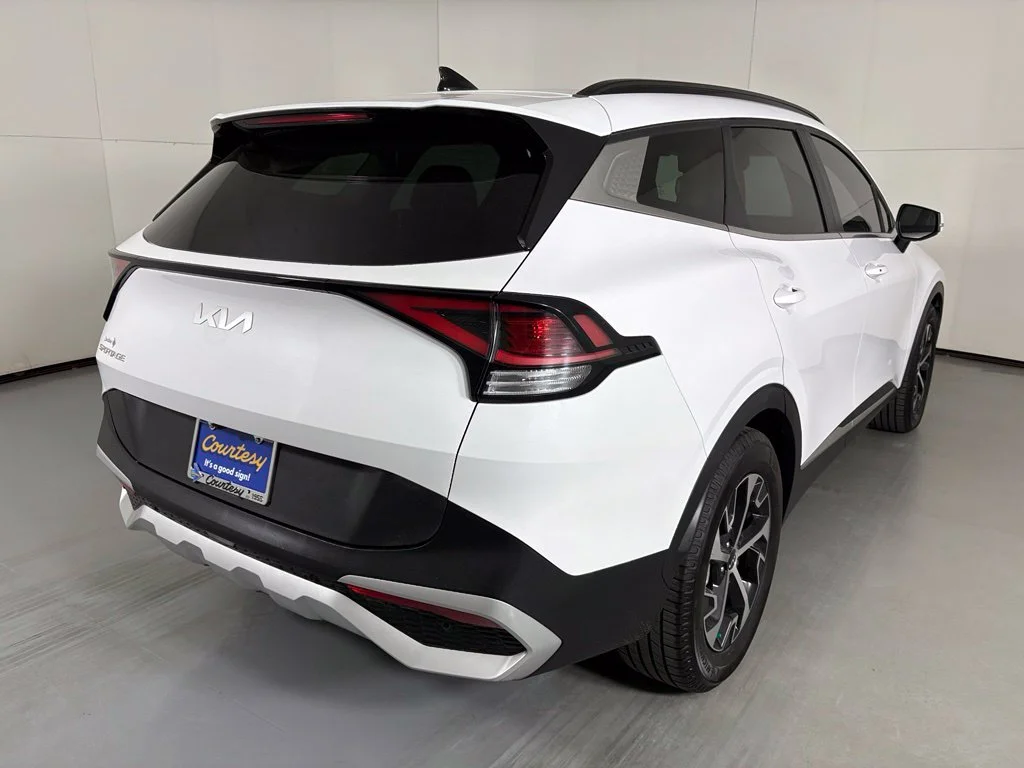 Used 2025 White Kia EX image 8
