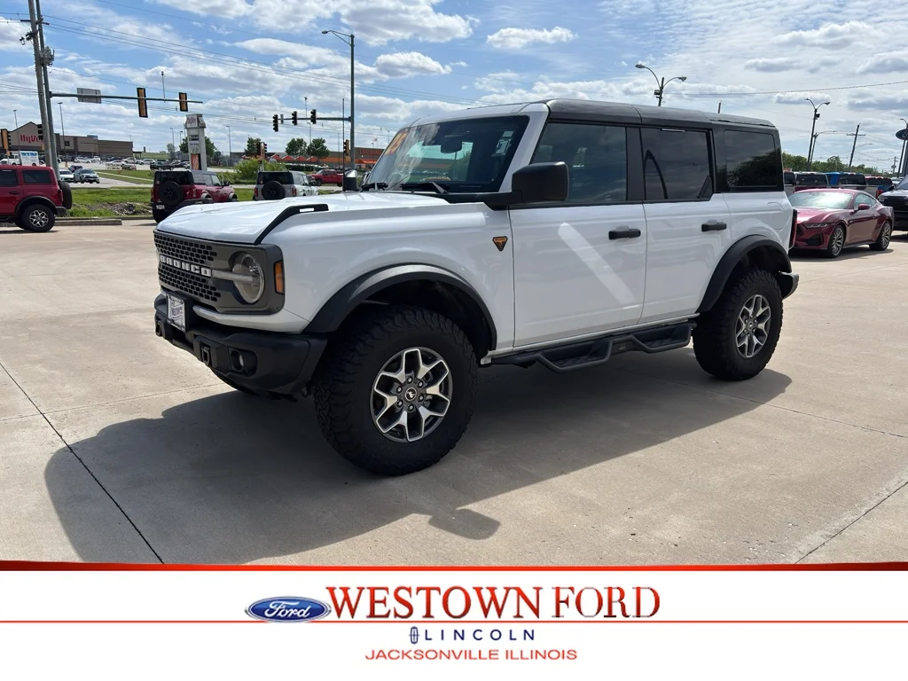 Used 2025 Oxford White Ford Badlands image 1