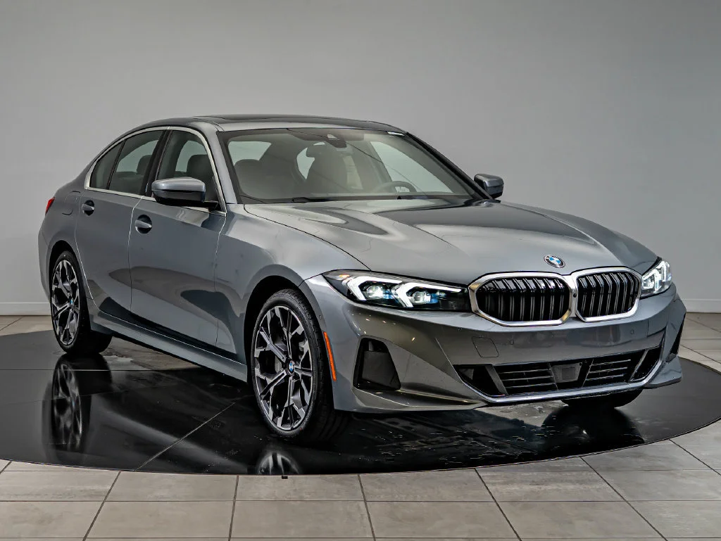 New 2026 Skyscraper Grey Metallic BMW 330i xDrive image 3