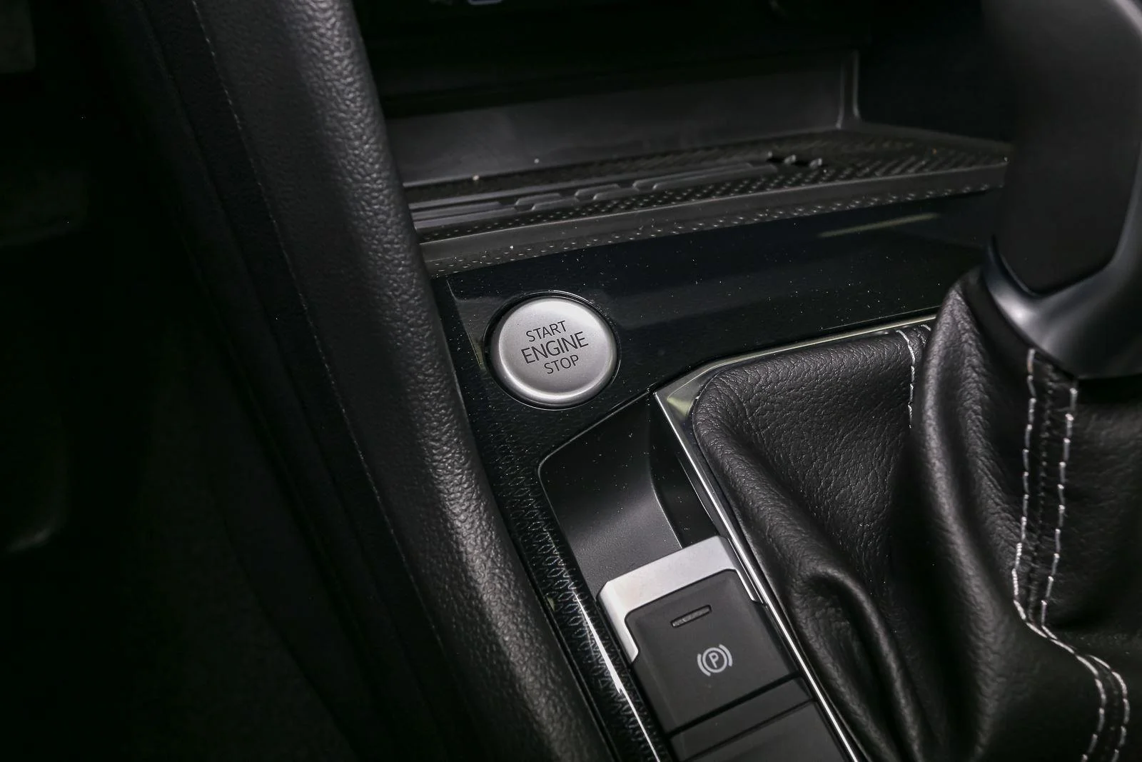 New 2026 Deep Black Pearl Volkswagen SE image 22