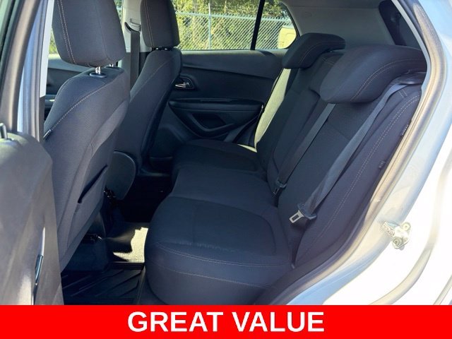 Used 2017 White Chevrolet LS image 15