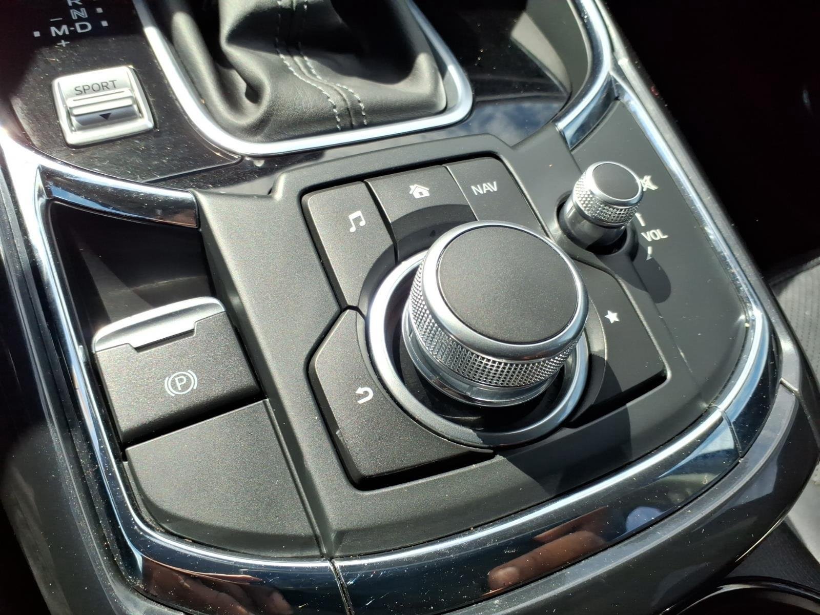 Used 2019 Snowflake White Pearl Mica Mazda Touring image 8