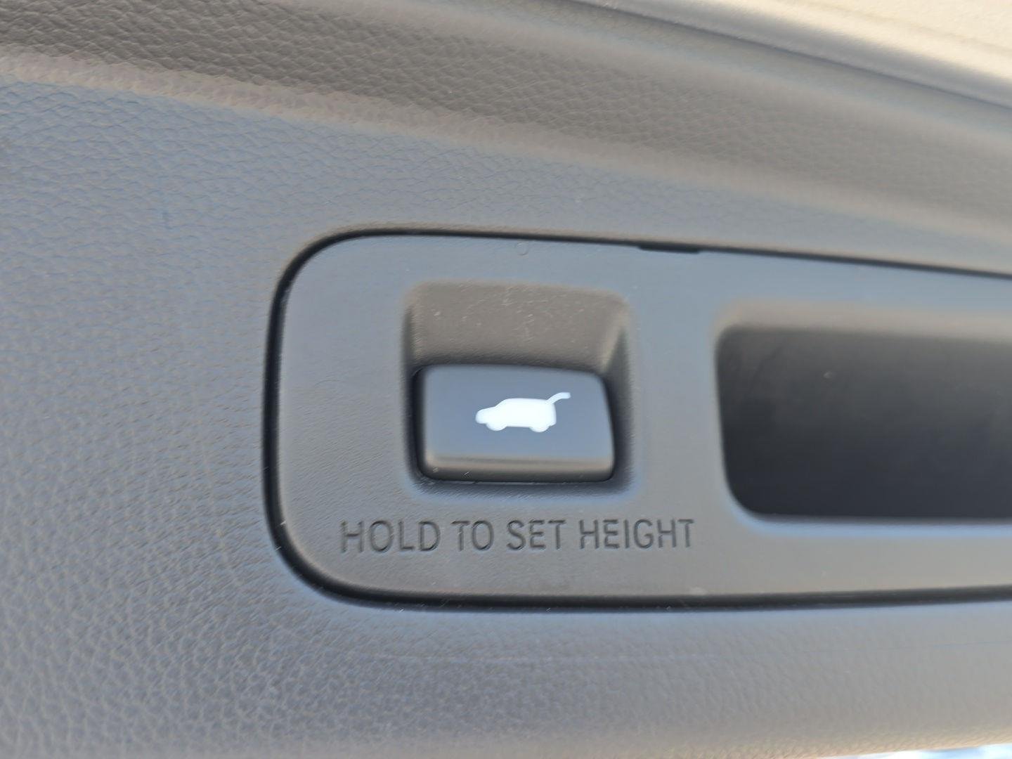 Used 2024 Lunar Silver Metallic Honda EX-L image 5