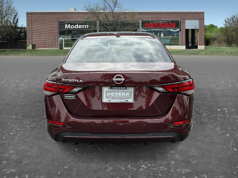 Used 2025 Rosewood Metallic Nissan SV image 3
