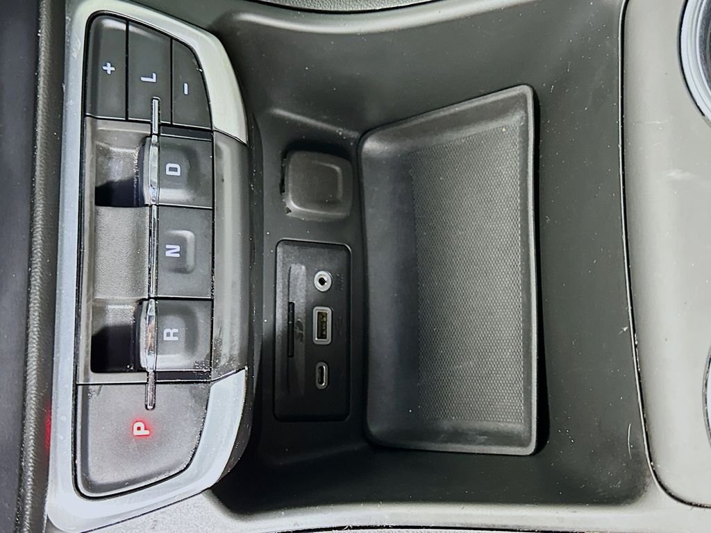 Used 2022 Quicksilver Metallic GMC SLE image 16