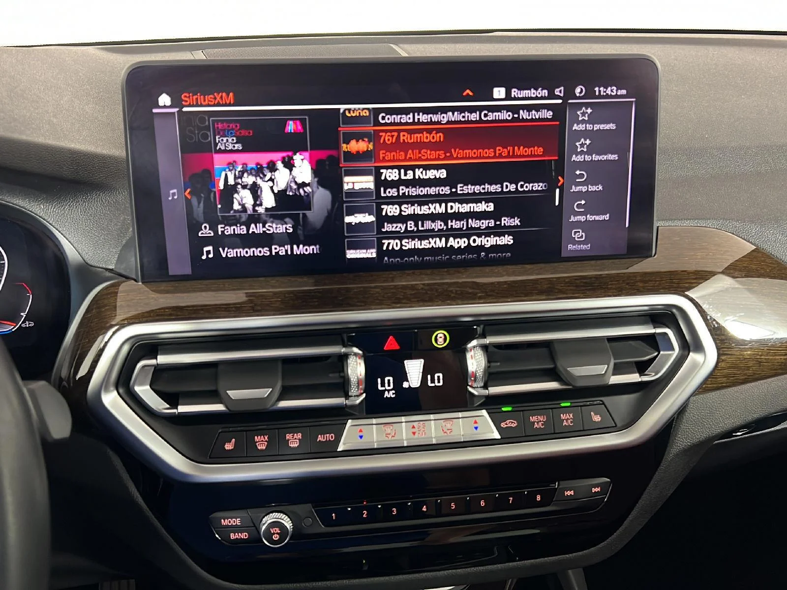 Used 2022 Black Sapphire Metallic BMW xDrive30i image 19