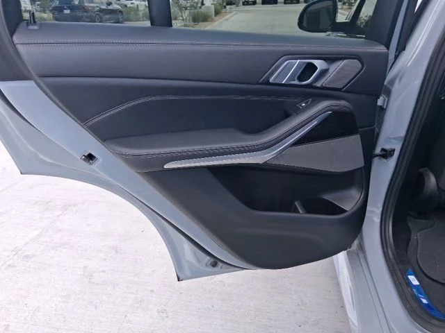 Used 2025 Gray BMW xDrive40i image 16