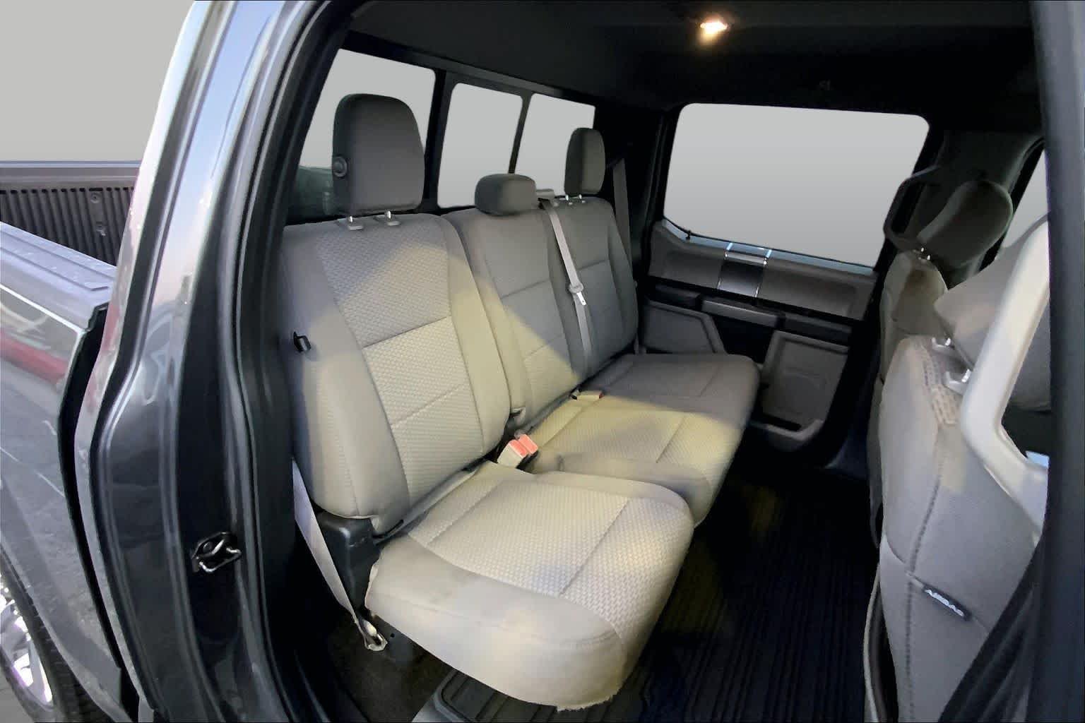 Used 2018 Magnetic Metallic Ford XLT image 17