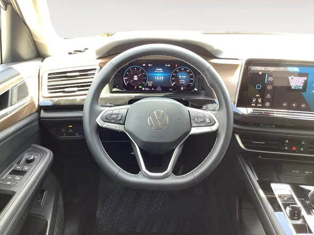 New 2026 Pure Gray Volkswagen 2.0T SE W/TECHNOLOGY image 15